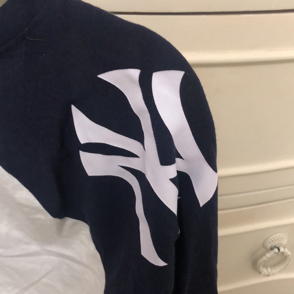 PINK Victoria's Secret NY Yankees gut shirt - Picture 4 of 4